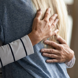 Доставленная через 121 год загадочная открытка воссоединила дальних родственников