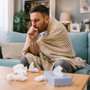 Врач назвал способ отличить коклюш от простуды