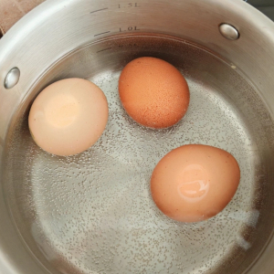 Яйца после 60: опасный продукт или секрет долголетия? Врачи молчат